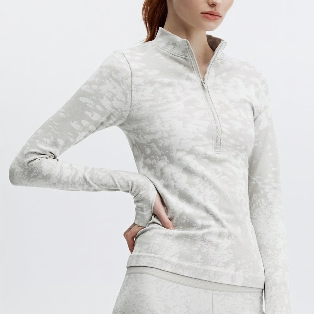 Fabletics Mist Seamless Half-Zip Long-Sleeve Light Grey/White